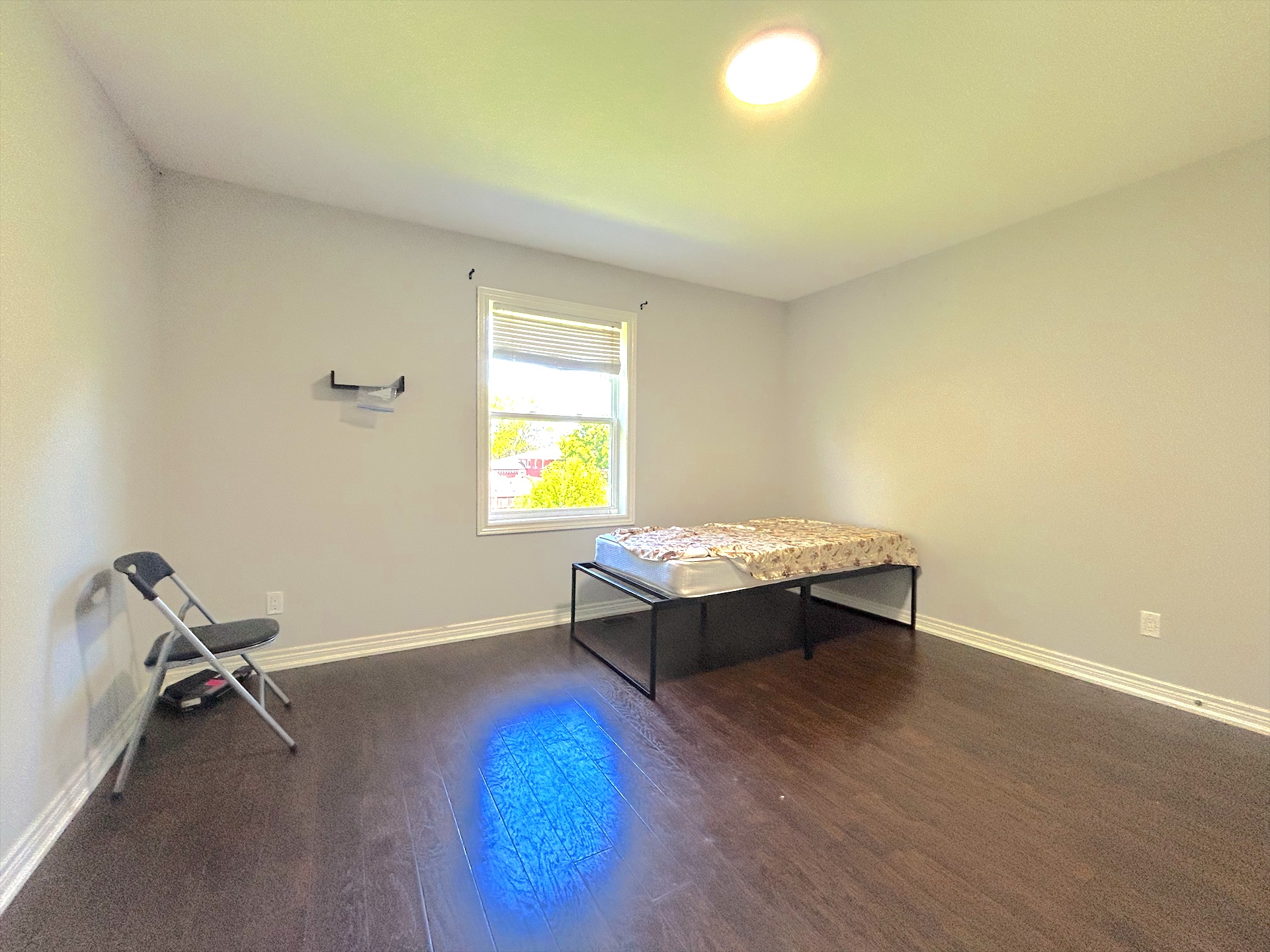 595 First Avenue - Room 3
